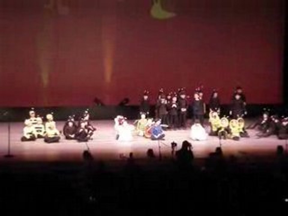 Spectacle d'école d'Atom (2)