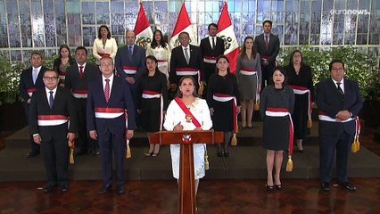 Peru: Präsidentin Dina Boluarte vereidigt ihr Kabinett