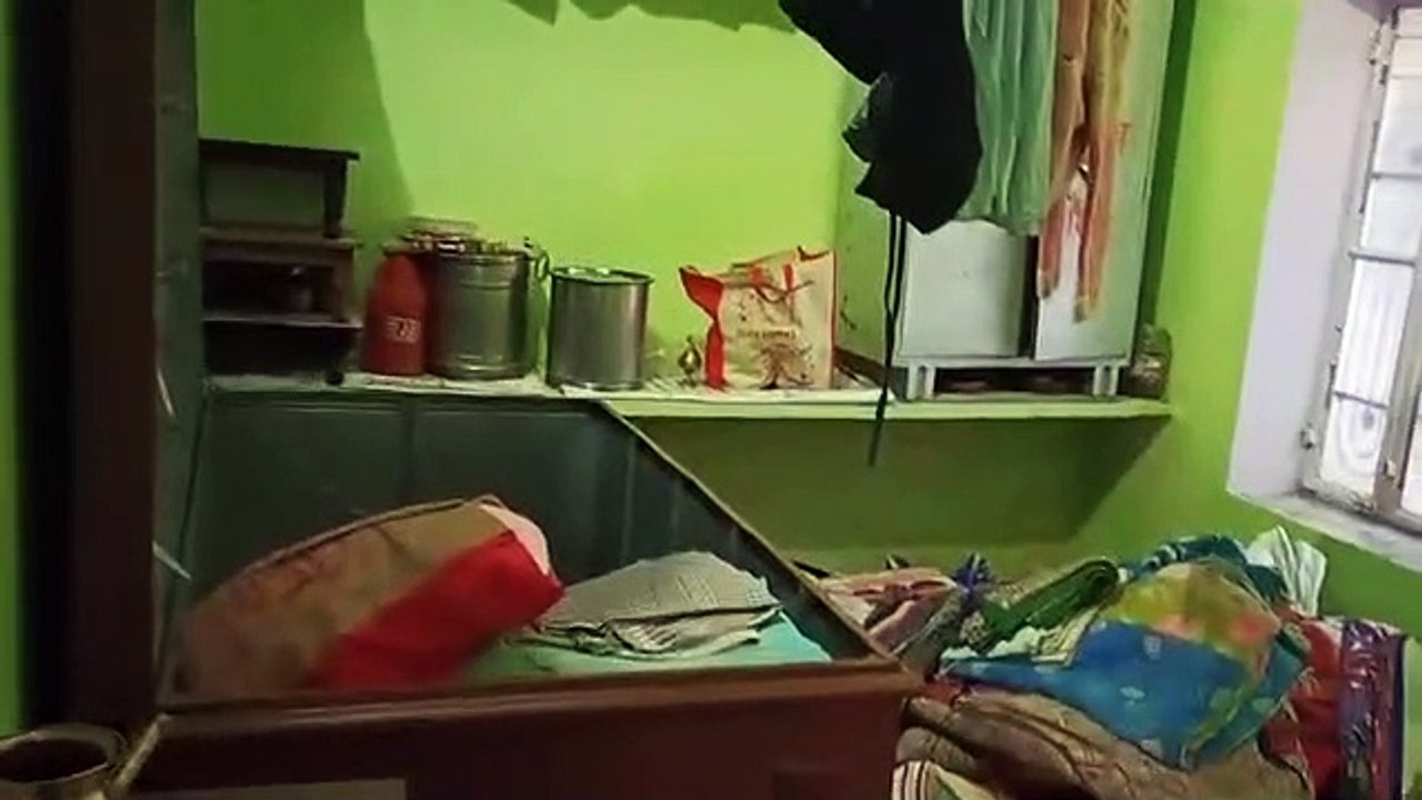 सूने मकान में चोरों ने बोला धावा, लाखों के ज़ेव...