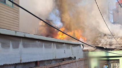 경기 의정부 주택에서 불...인근 공장으로 번져 / YTN