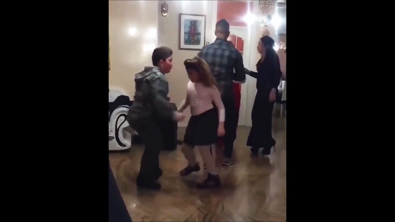 Ces gamins savent danser... la classe