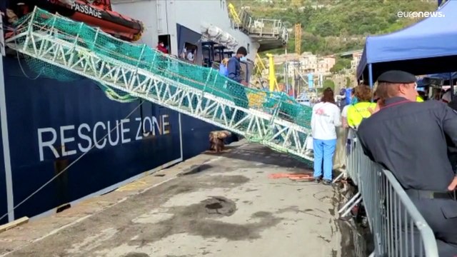 Salerno accoglie i migranti della Geo Barents