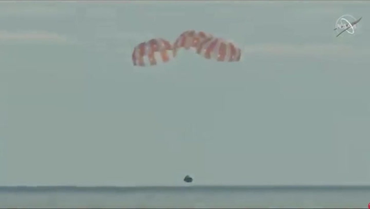 Nasa’s Orion capsule returns from trip around the moon
