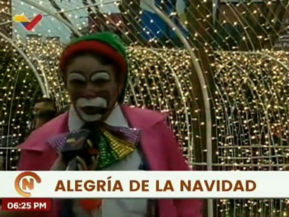 Familias caraqueñas disfrutan del ambiente navideño en el Paseo de Los Próceres en Caracas