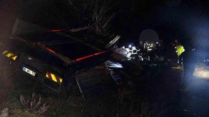 Burdur'da meyve yüklü kamyon uçurumdan aşağı düştü: 1 ölü