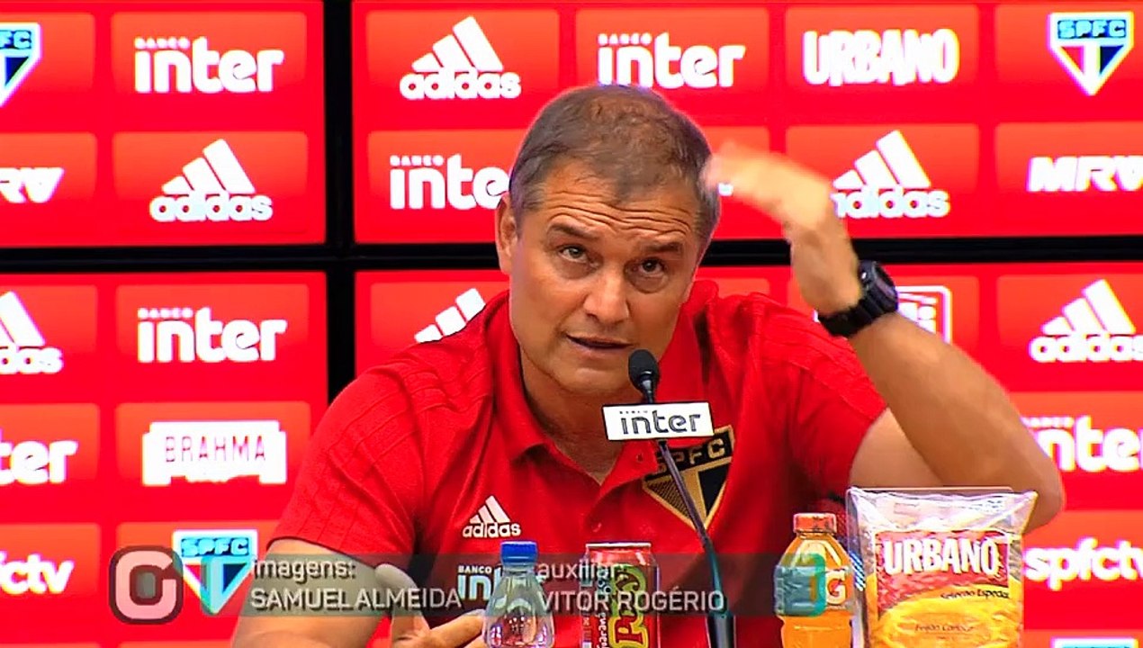 Em coletiva, Aguirre valoriza postura de seus atletas diante do Corinthians