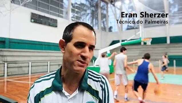 Com ‘baixinho’ e técnico sub-19, Palmeiras reage e sonha com playoff