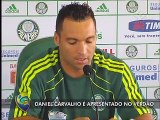 Camarão Daniel Carvalho é apresentado no Palmeiras