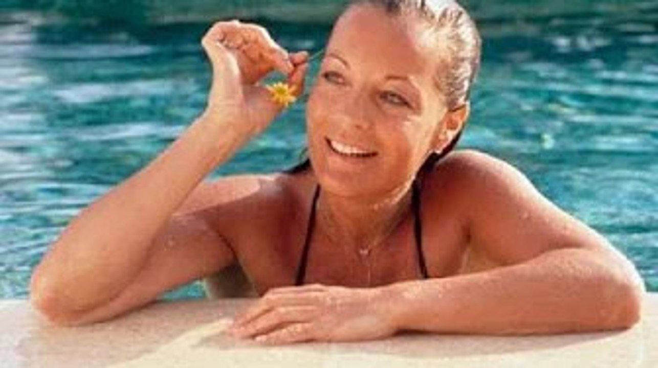 Romy Schneider, dévastée, a vu des paparazzi se cacher aux funérailles de son fils - Alain Delon,