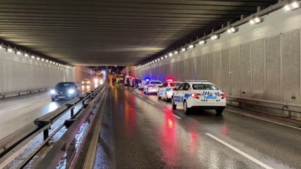 Aracına yakıt takviyesi yaparken otomobil çarpan sürücü öldü