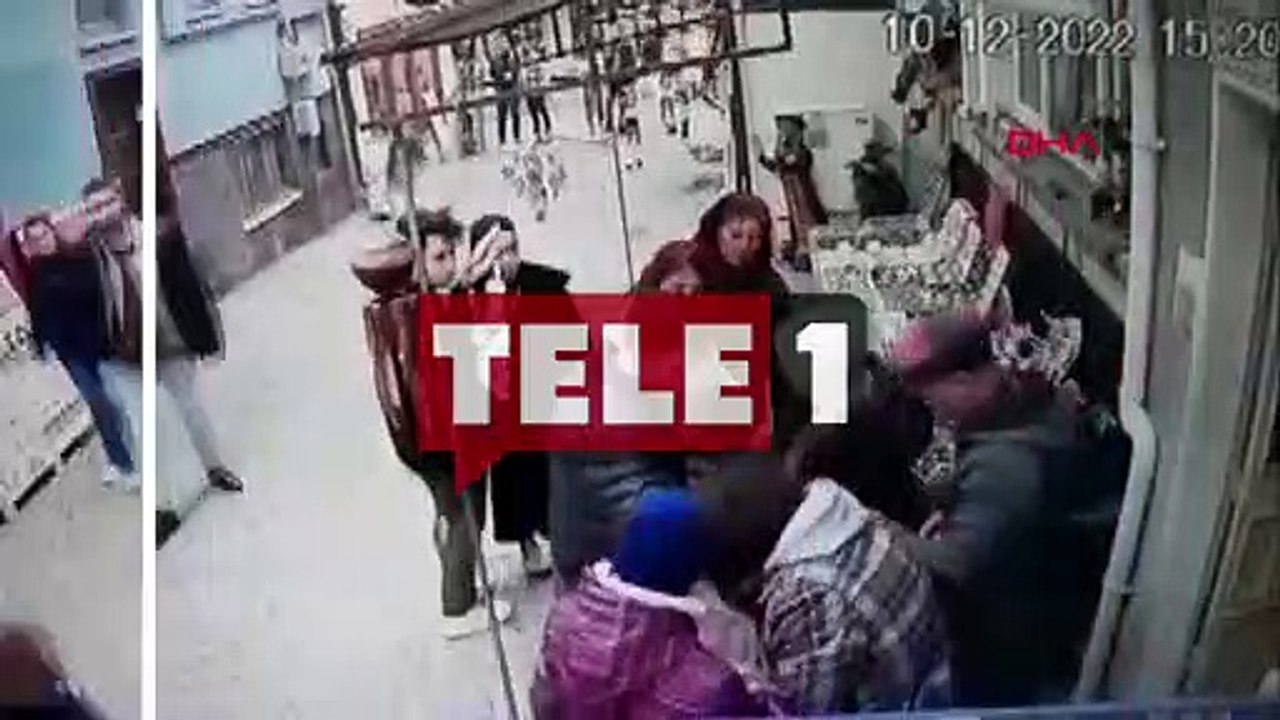 Hediyelik eşya satın alırken bıçaklandı