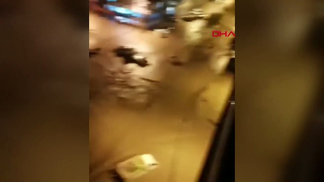 Antalya'nın iki ilçesinde sel: Evleri su bastı, okullar tatil edildi