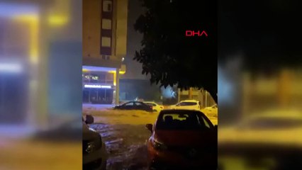 Antalya'da sağanak: Evleri su bastı