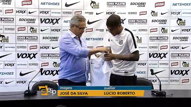 Atacante Leandro chega ao Santos para assumir a camisa de Robinho