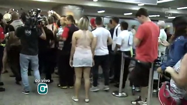 Após classificação heroica, elenco do São Paulo desembarca em Guarulhos