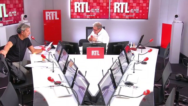 Michel Cymes s'intéresse au stress, mal répandu chez les supporteurs de foot