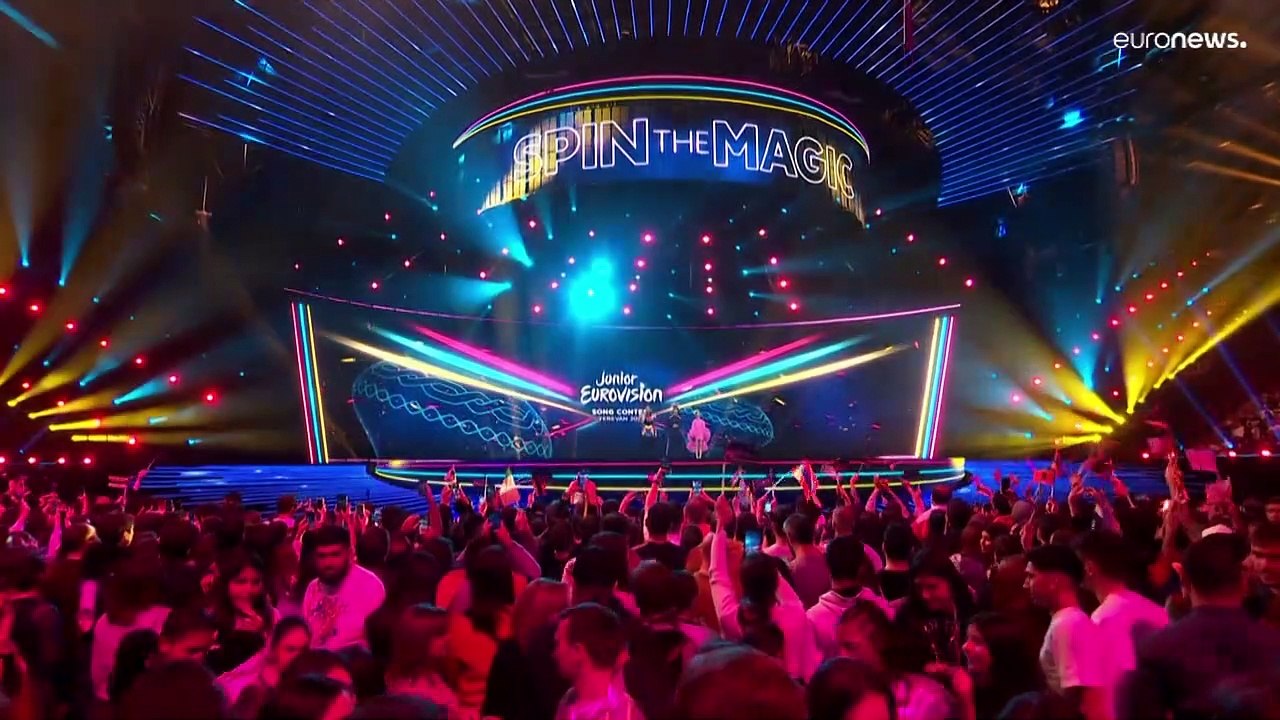 'Die Energie eines Rockers': Lissandro (13) gewinnt den Junior Eurovision Song Contest