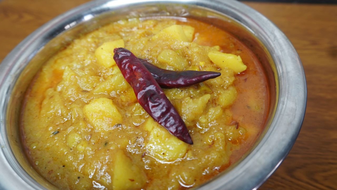 জিভে জল আনা মাখো মাখো আলু পেঁপের অসাধারণ রেসিপি | Aloo Peper Dalna