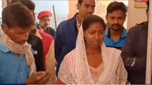 कुशीनगर: चलती ट्रेन से कूदी युवती हुई गंभीर रूप से घायल, देखें ये खबर