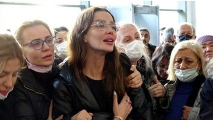 Babasının ölümüyle yıkılan Özge Ulusoy, kazayla ilgili korkunç gerçeği açıkladı: Hiç frene basmamış