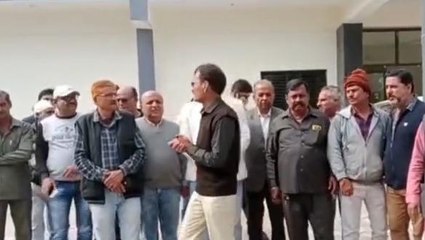 सतना :सिंधी समाज के लोगों में आक्रोश ,सेंकड़ों की संख्या पर उतरे सड़क पर , पुलिस अधिक्षक से की शिकायत ..