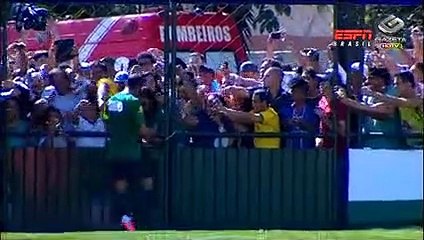 Tải video: Seleção Brasileira faz último treino antes do embarque para Brasília