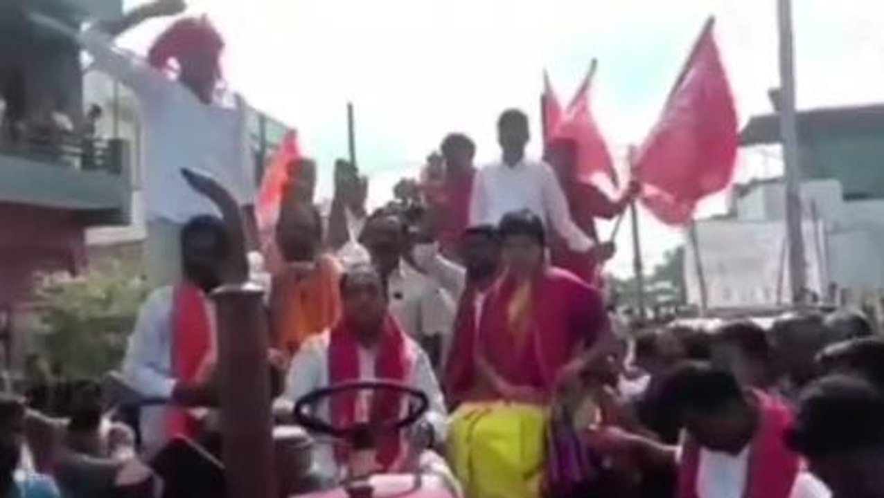 నిర్మల్: భారీ బందోబస్తు నడుమ అమ్మవారి విగ్రహ ఊరేగింపు