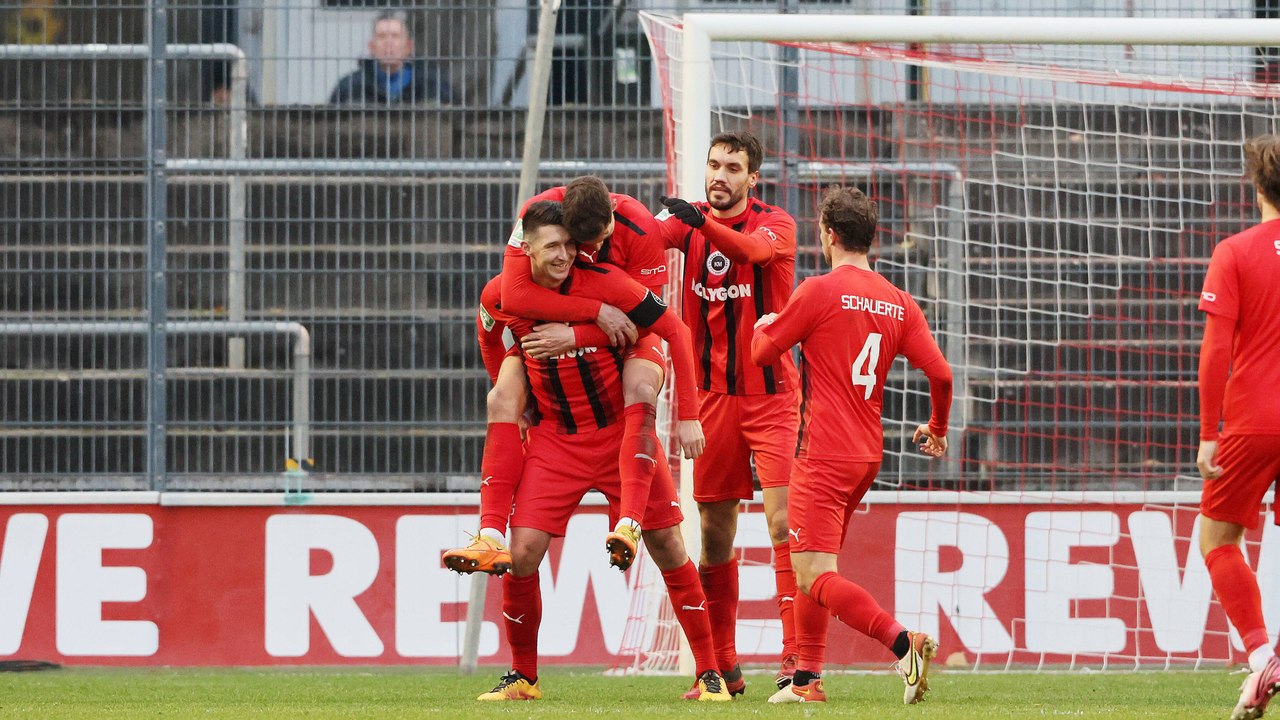 Kaan-Marienborn siegt dank Pazurek und überwintert auf Platz 4