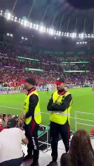 رجل أمن مغربي يبكي في صمت بعد فوز أسود الأطلس على إسبانيا