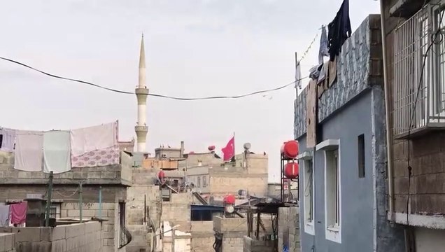 Özlem Gürses yazdı: Bir met, bir somun ekmek…