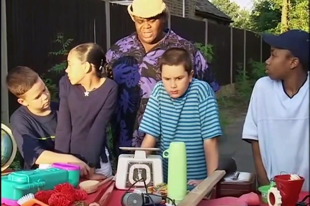 The Story of Tracy Beaker - Series 1 - Episode 25 - Mike Leaves