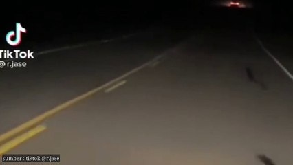 Penampakan Hantu di pinggir jalan