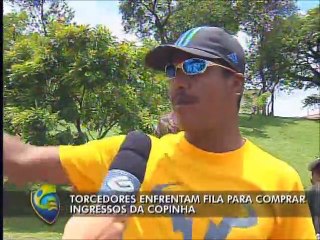 Corintianos fazem fila por ingresso para decisão da Copinha