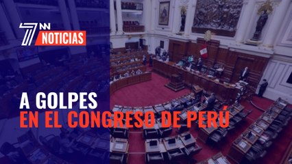 A golpes en el Congreso de Perú