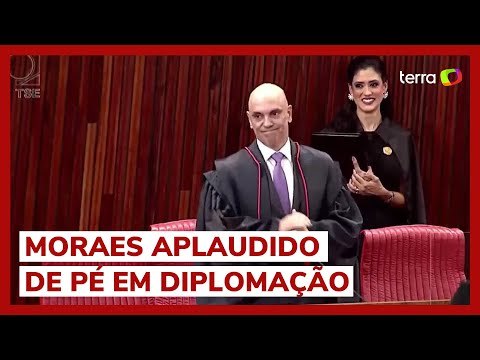Alexandre de Moraes é aplaudido de pé em diplomação de Lula e Alckmin no TSE