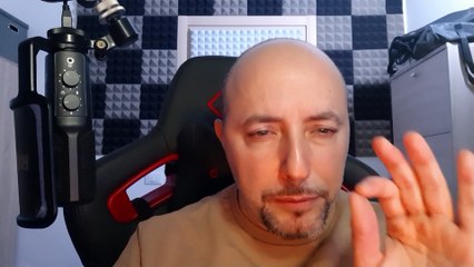 UeD, la dama scoperta in discoteca con uno che non si sa chi sia, putiferio generale