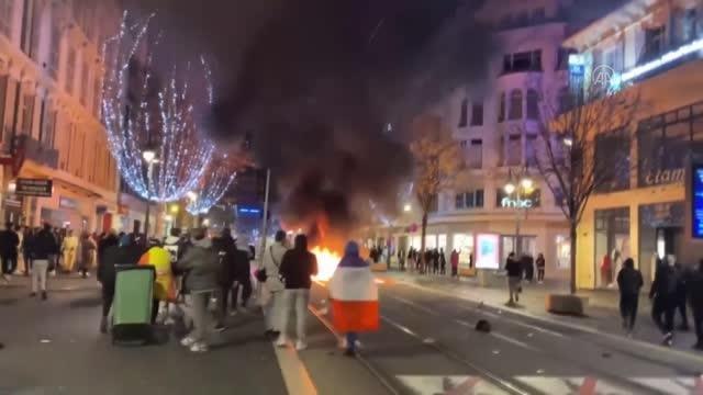 Fransa'da aşırı sağcı gruplar, maç kutlamalarının yapıldığı bazı kentlerde olaylar çıkardı