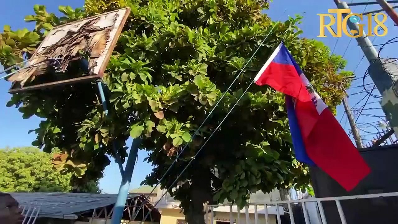 Direktè lise Jean Jacques Dessalines lan fè konnen lise a poko resevwa efektif nòmal li.