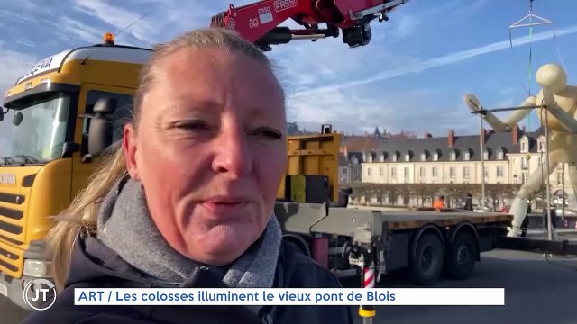 ART / Les colosses illuminent le vieux pont de Blois