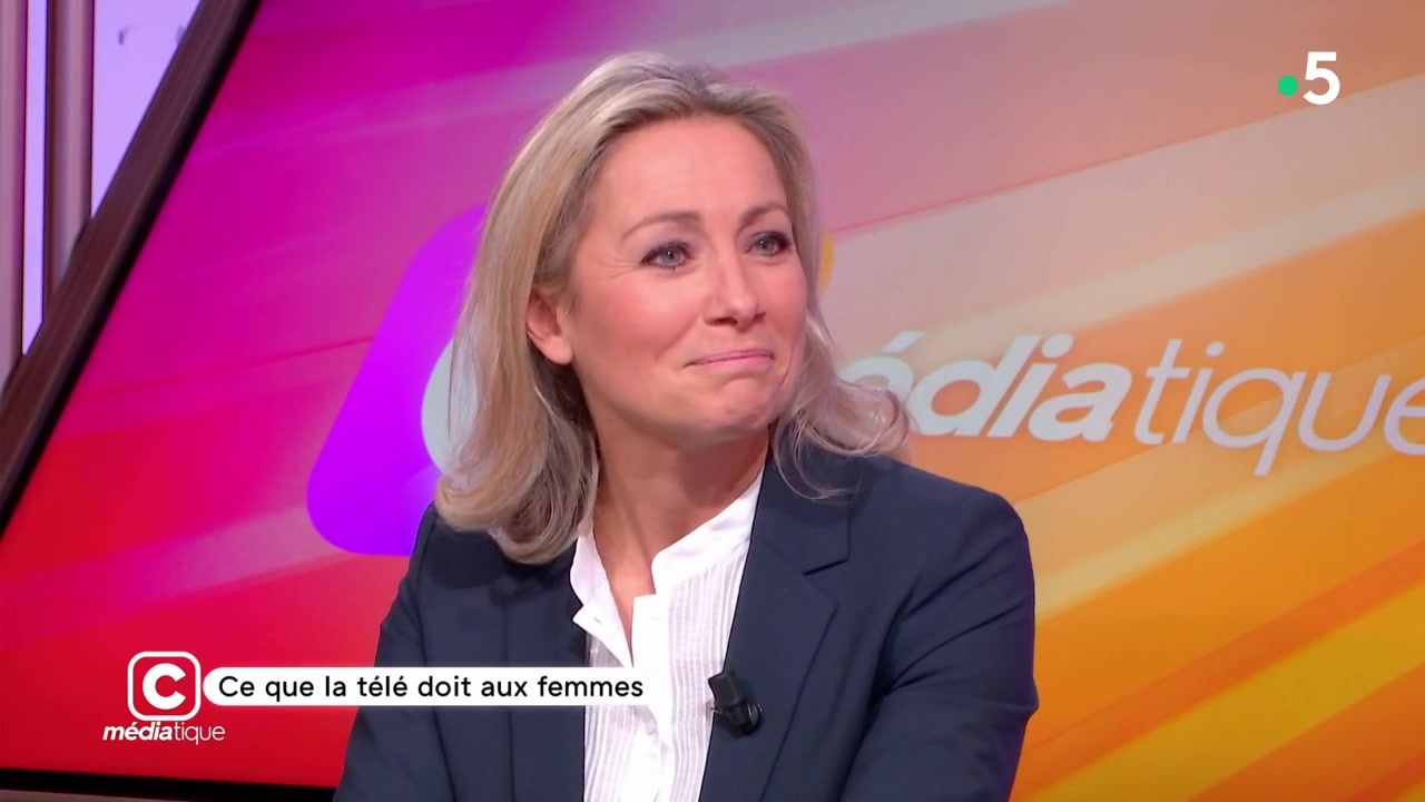 FEMME ACTUELLE - Anne-Sophie Lapix : elle n'est pas certaine de continuer à présenter le JT de 20h sur France 2 l'année prochaine