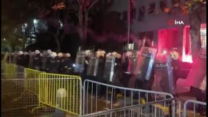 Karadağ'da cumhurbaşkanının yetkilerini kısıtlayan yasal düzenlemeye onayKaradağ'da tartışmalı yasa protesto edildi