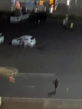 Bolsonaristas colocam fogo em ônibus em vias no centro de Brasília