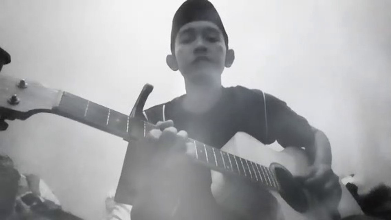 Kita di takdirkan jatuh cinta-cover akustik