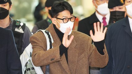 '마스크 투혼' 손흥민, 토트넘 복귀...팬들 배웅 받으며 출국 / YTN