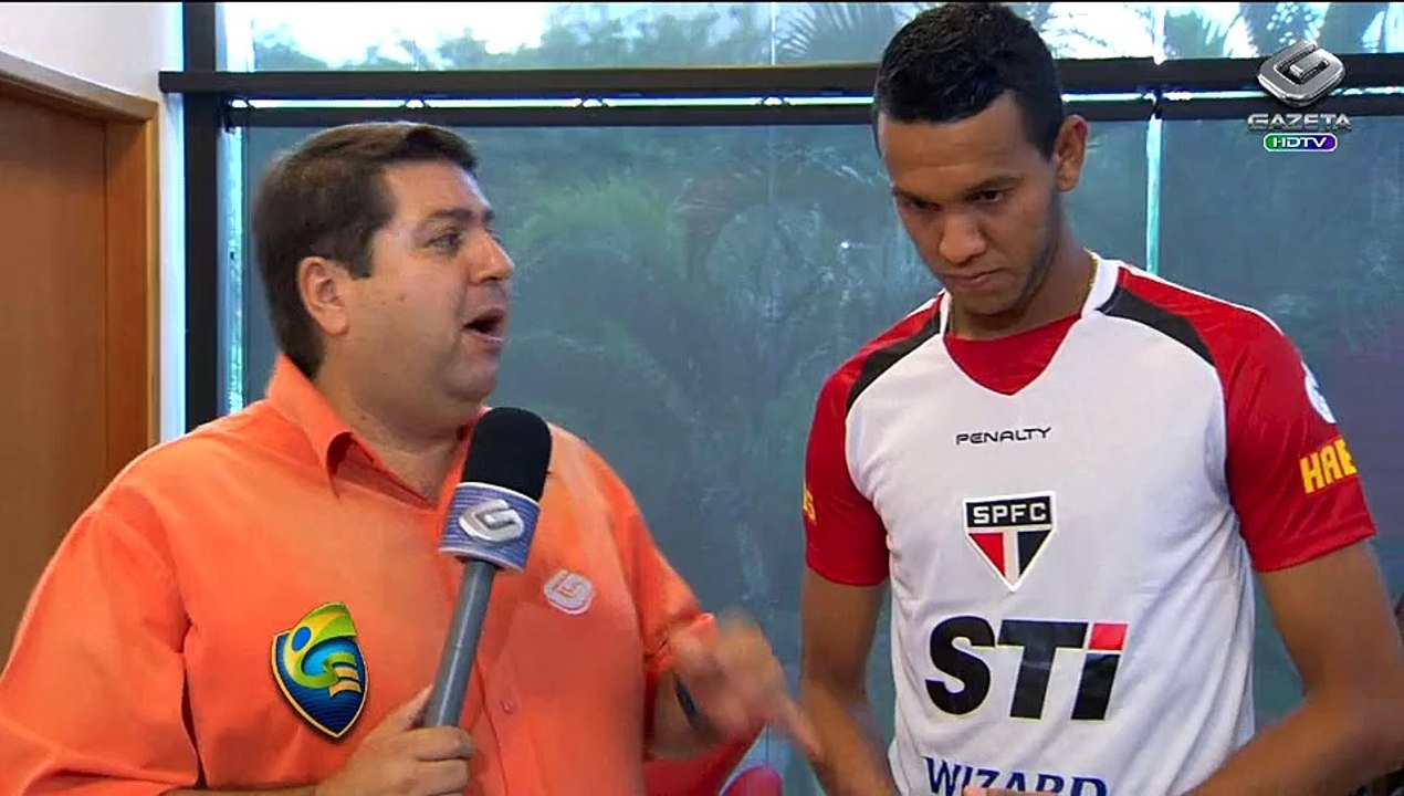 Depois de empate no clássico, Souza sai em defe sa de Ganso