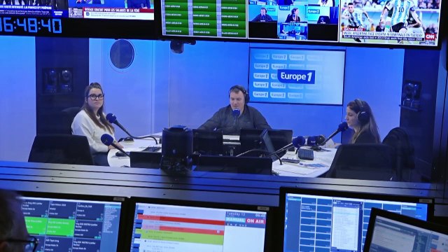 Train : un souffleur de feuilles mortes devant les roues de la locomotive