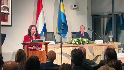 Hollanda'da ilk Türk kökenli belediye başkanı görevine başladı