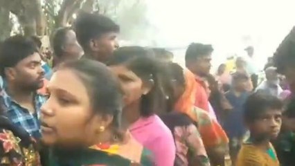 Скачать видео: अररिया: अपराधियों ने की युवक की गोली मारकर की हत्या