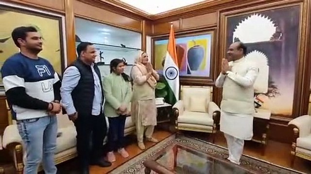 संसद हमले में शहीद हुए जवानों के परिजन मिले ओम बिरला से