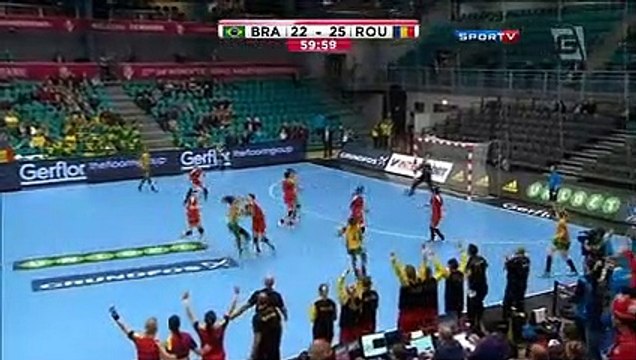 Depois de dar adeus ao sonho do bi mundial, Seleção desembarca em São Paulo